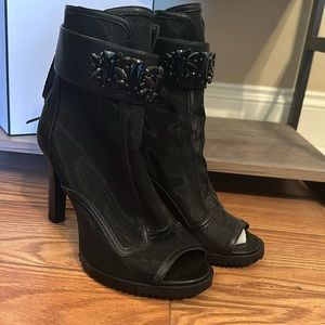 NWT Karl Lagerfeld Blayze Lug Sole Booties size 9.5